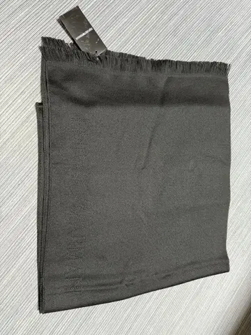 EMPORIO ARMANI 블랙 머플러 미사용 새상품