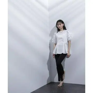 내추럴 뷰티 베이직 센터 슬릿 팬츠