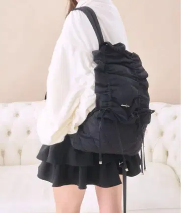 Lovilyn 라비린 개더 리본 백팩 블랙 블랙