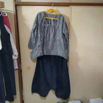 KFG 양재점 깅엄 체크 긴팔 상의와 사루엘 팬츠