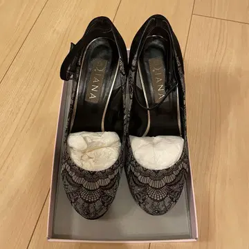 DIANA 레이스 패턴 플랫폼 펌프스 24cm 블랙