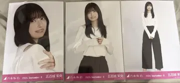 노기자카46 어깨 트임 상의 이오키 마오