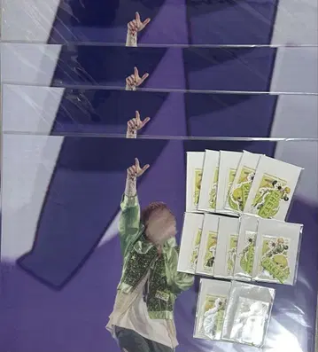 AMPTAK x COLORS  포스터 스티커
