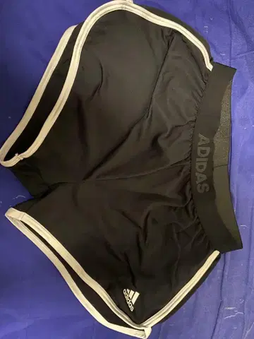 ADIDAS 블랙 숏팬츠