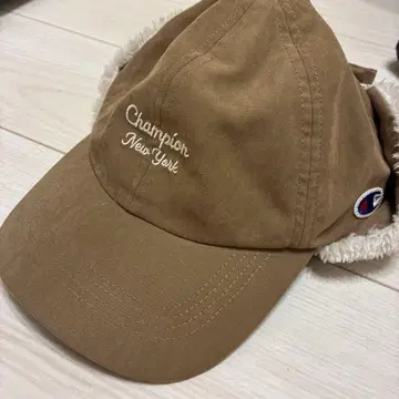 Champion 피치 스웨이드 에비에이터 캡 로우캡 모자