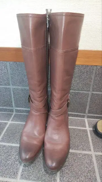 브라운 버클 롱 부츠