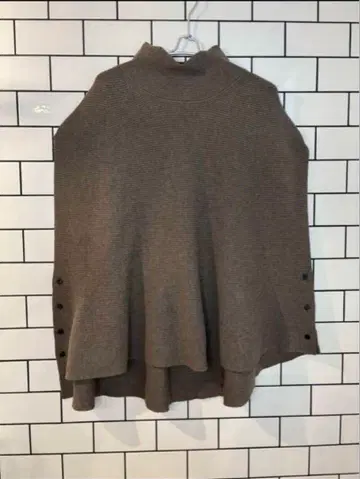 [ BEAUTY&YOUTH ] 새상품급 판초 스타일 하이넥 니트 스웨터!