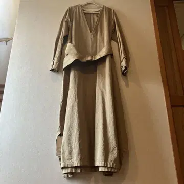 베이지 V넥 롱 원피스 허리 벨트 포함