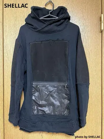 SHELLAC x semantic design 입체 구축 풀오버 후드티
