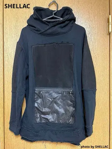 SHELLAC x semantic design 입체 구축 풀오버 후드티