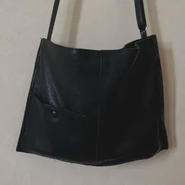 블랙 가죽 숄더백