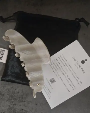 THE HAIR BAR 베이지 헤어 클립 L 터틀 스토리