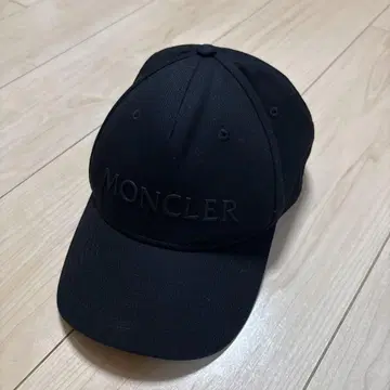 MONCLER 블랙 캡 프리 사이즈