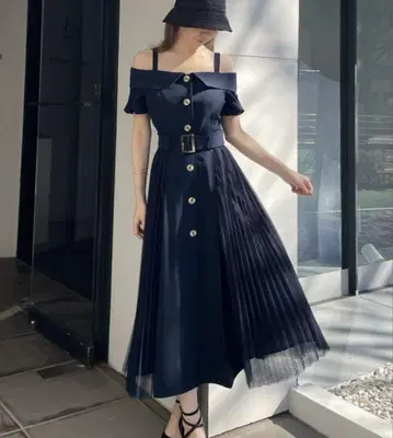 미사용 새상품 RESEXXY 오프숄더 플리츠 원피스 네이비