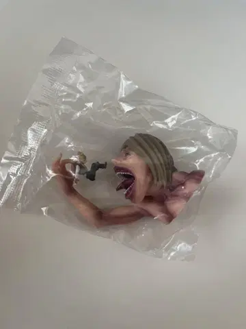 캡슐Q 캐릭터즈 진격의 거인 거인에게 삼켜질 때
