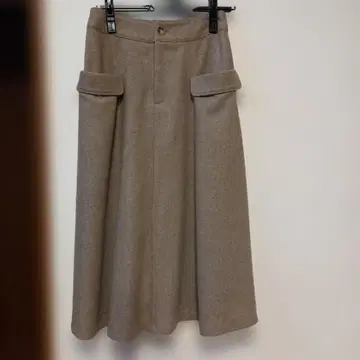 베이지 플레어 스커트 포켓 부착 약 70cm 기장