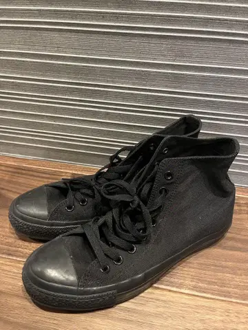 CONVERSE 블랙 하이컷 스니커즈