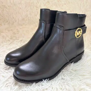 미사용급 마이클코어스 카르멘 숏 부티 사이드 지퍼 블랙 23