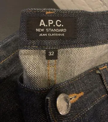 A.P.C. NEW STANDARD 32 셀비지 빨간 귀 데님