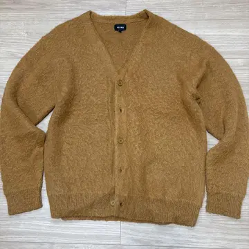 BEAMS 브라운 V넥 가디건