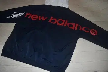 새상품급 new balance 후드 부착 자켓 JWJL9506 S