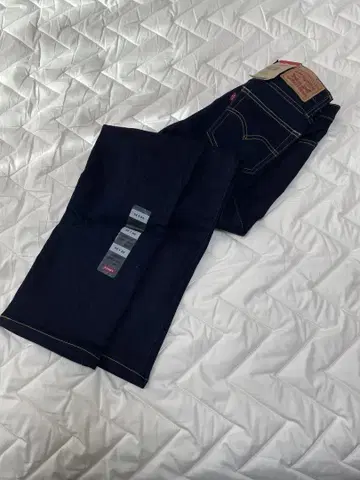 [택 포함 미사용 새상품] 리바이스 하이라이즈 슬림 스트레이트 데님 24