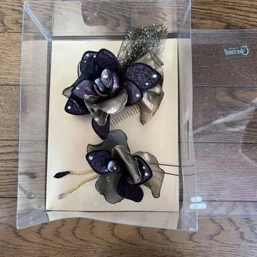 꽃 모티브 머리 장식 보라색 금