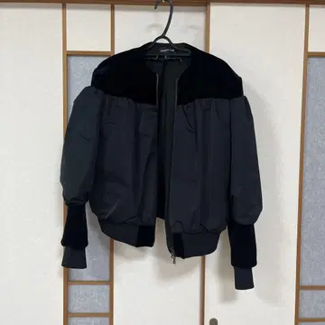 새상품급 EMPORIO ARMANI 볼륨 슬리브 자켓 40
