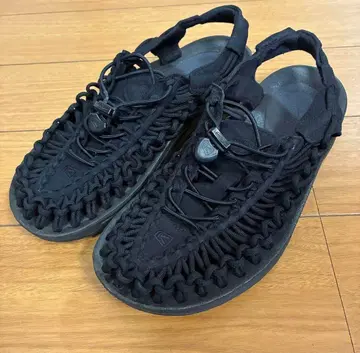 KEEN 유니크 23.5