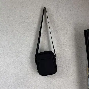 니코앤드 블랙 숄더백