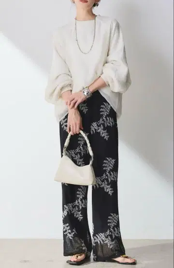 에시카 시어 레이어드 맨투맨 x 보타니컬 자카드 메쉬 팬츠 세트