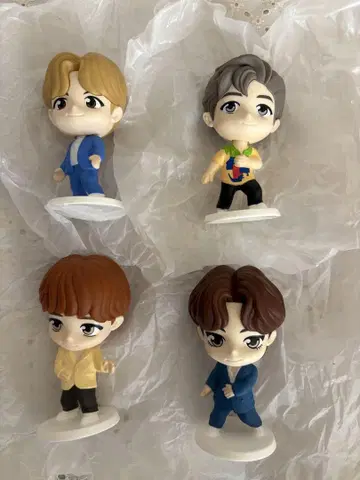 타이니 탄 BTS 피규어 & 카드 세트