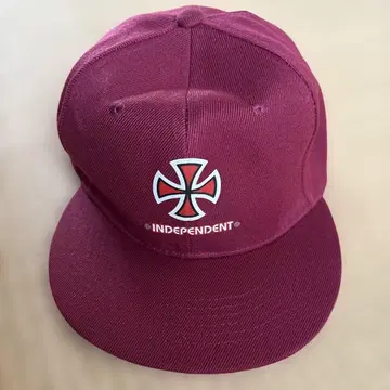 INDEPENDENT 버건디 캡