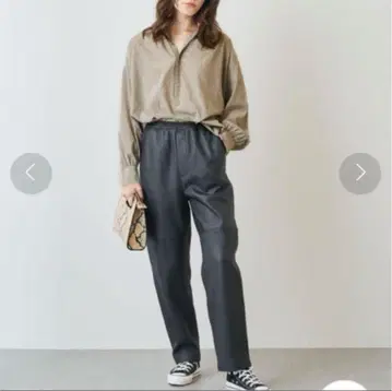 Whim Gazatte 윔 가젯 브라이트론 개더 블라우스