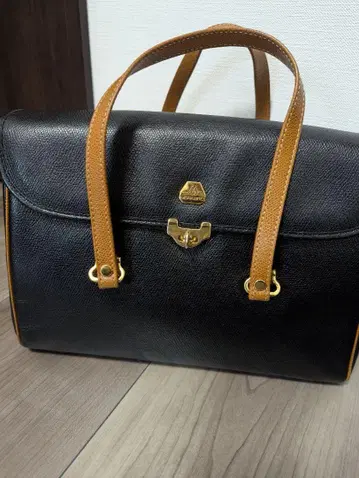 새상품급 모라비토 핸드백