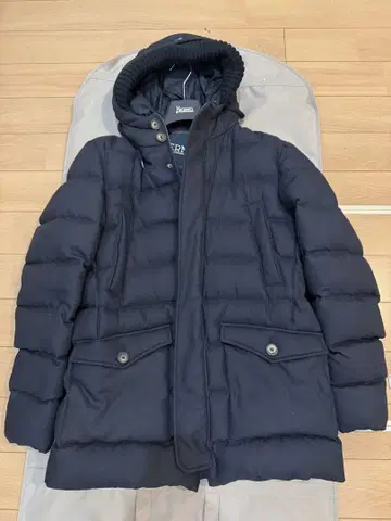 Herno 네이비 다운 자켓 후드 부착 48 사이즈