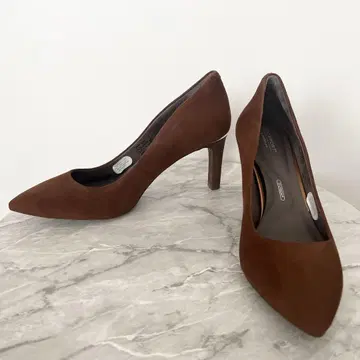 새상품급 락포트 스웨이드 펌프스 브라운 스틸레토 26cm