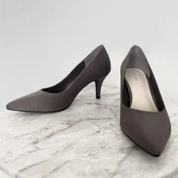 컨디션 최상 란다 펌프스 스웨이드 그레이 스틸레토 23.5cm