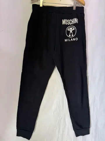 MOSCHINO 모스키노 로고 프린트 스웨트 팬츠 블랙 52