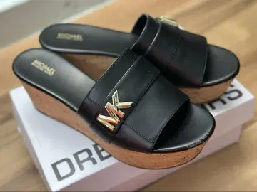 MICHAEL KORS 블랙 웨지 샌들
