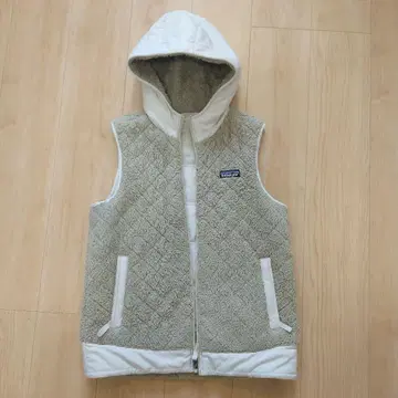 patagonia 리버서블 후드 부착 플리스 베스트 베이지