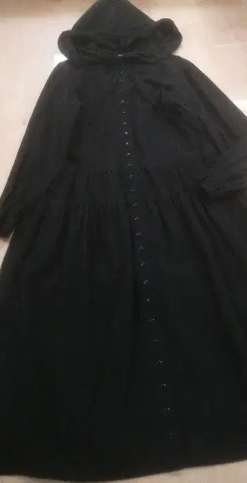 핑크하우스 블랙 후드 부착 코듀로이 롱 원피스 리본