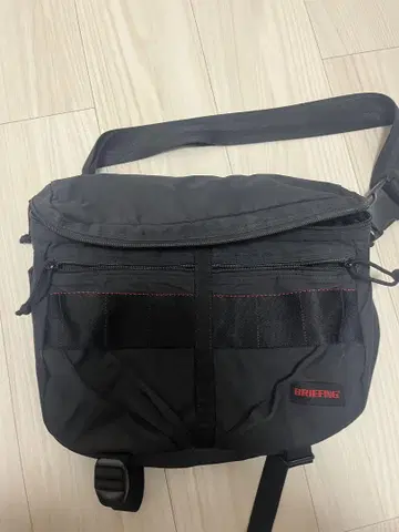 BRIEFING 블랙 숄더백
