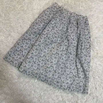 [ 고품질 ] BEAMS HEART 꽃무늬 플레어 스커트 화이트 F 청순