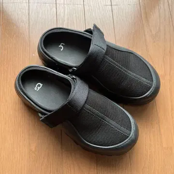 블랙 메쉬 슬라이드 샌들