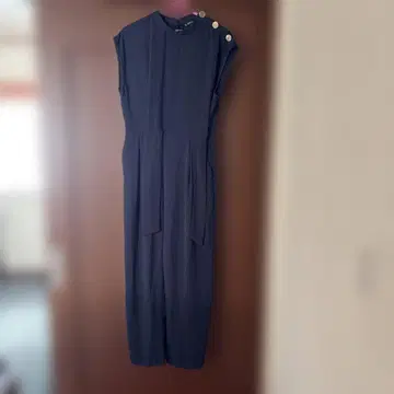 네이비 버튼 슬리브리스 올인원