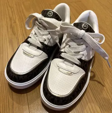 새상품급 마이클코어스 로고 스니커즈 브라운 22.5cm