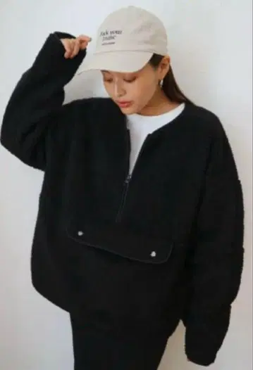 TRUNC 88 Big Pocket Boa Pullover