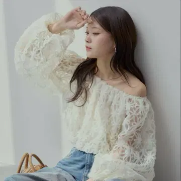 chico 시어 플라워 볼륨 튤 블라우스 화이트