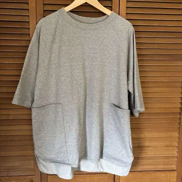 TISSU 그레이 반팔 T셔츠 포켓 부착